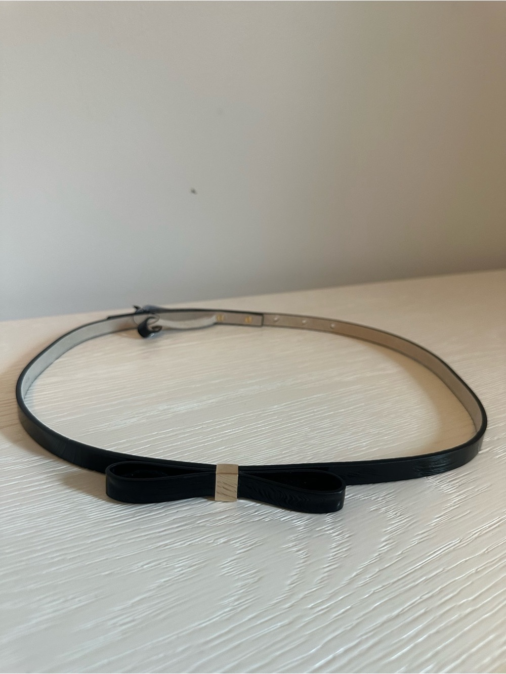 NWT White House Black Market Black Patent Bow Skinny Waist Belt - Size M